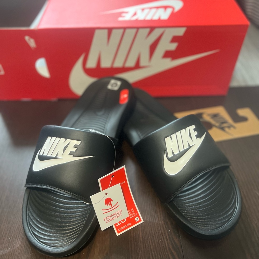 New Men’s Nike Slides size 13